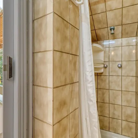 House Near Porto Vecchio With Private Courtyard And Bike - Happy Sanremo