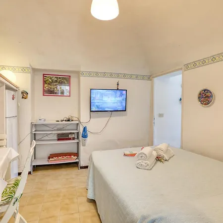 House Near Porto Vecchio With Private Courtyard And Bike - Happy * Sanremo