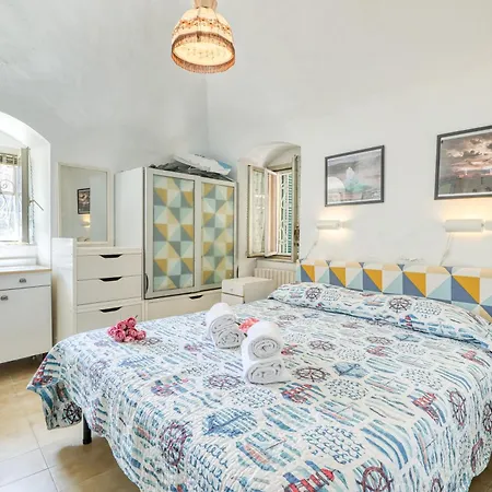 House Near Porto Vecchio With Private Courtyard And Bike - Happy