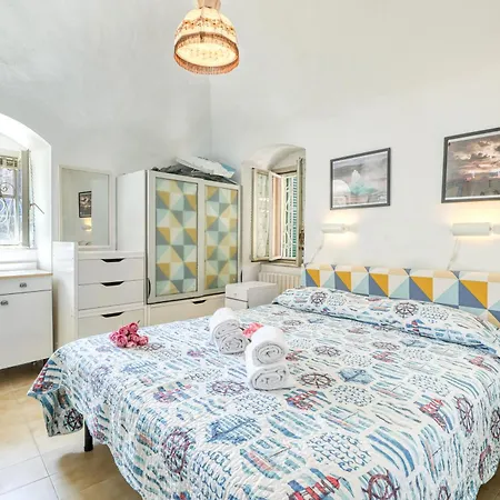 House Near Porto Vecchio With Private Courtyard And Bike - Happy