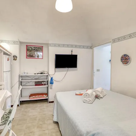 House Near Porto Vecchio With Private Courtyard And Bike - Happy